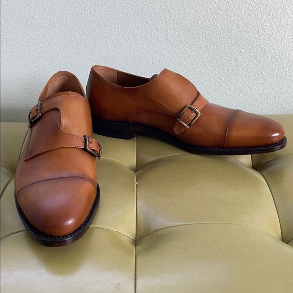 Taft men’s buckle oxfords in saddle tan